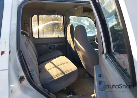 1996 Ford Explorer z USA, uszkodzony, nr VIN 1FMDU34X8TUD85153